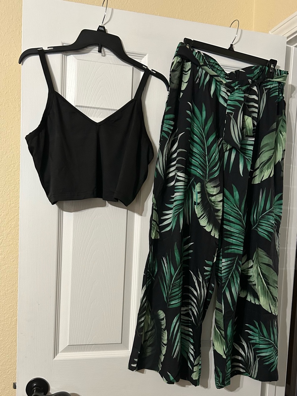SHEIN Black Crop Tank with Tropical Green Leaf Wide-Leg Pants Set
